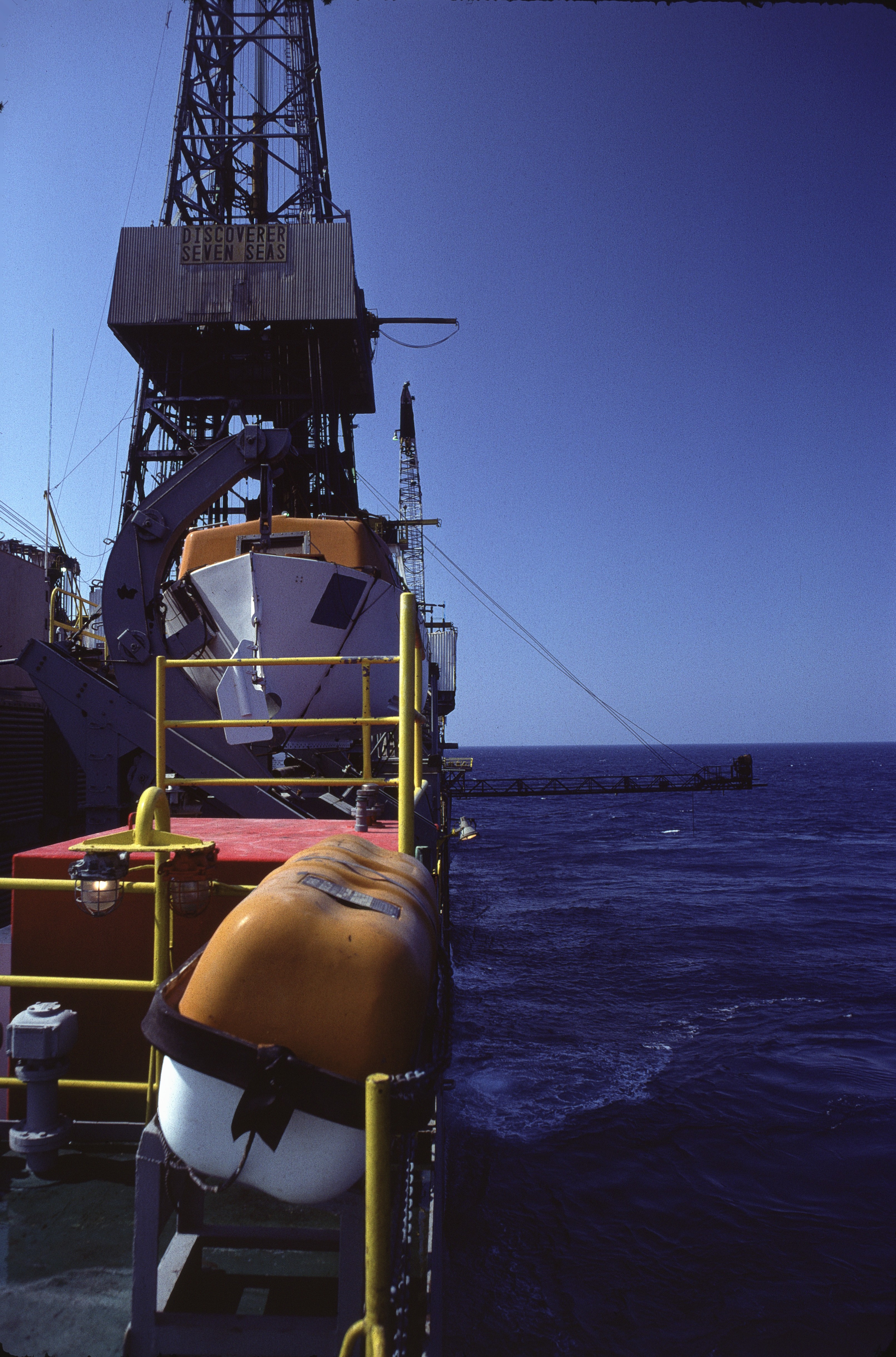 Discoverer7seas 4 1981