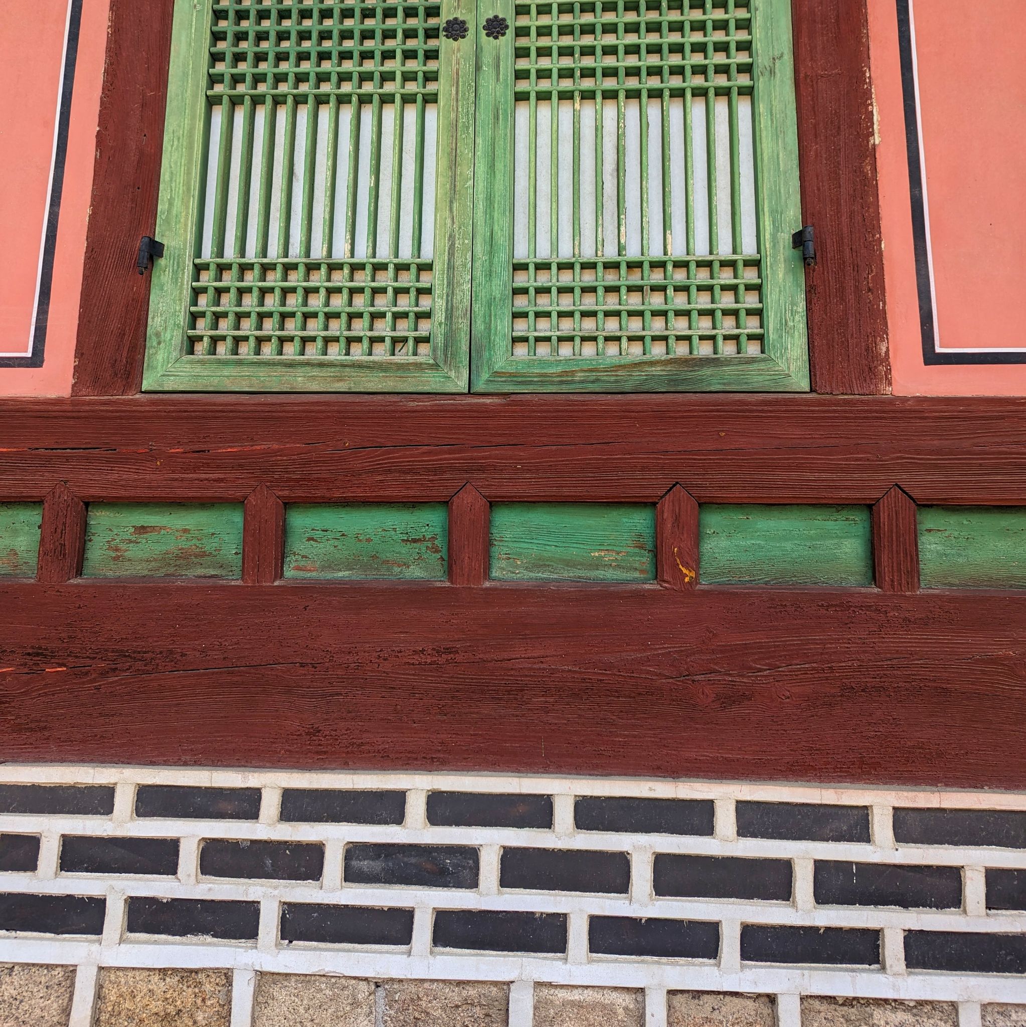 PXL 20240418 022222205