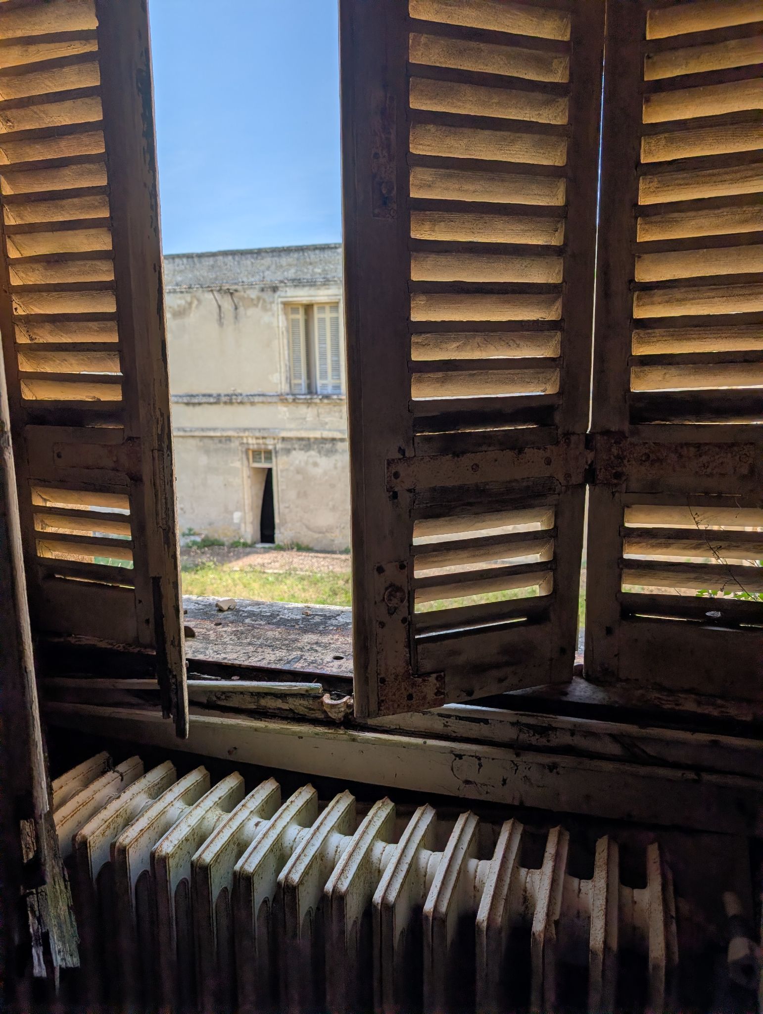 PXL 20260405 122805618.MP